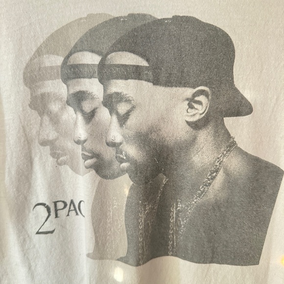 TUPAC 2010’s Vintage Graphic Tee in Grey and White Size Large L - Picture 2 of 13